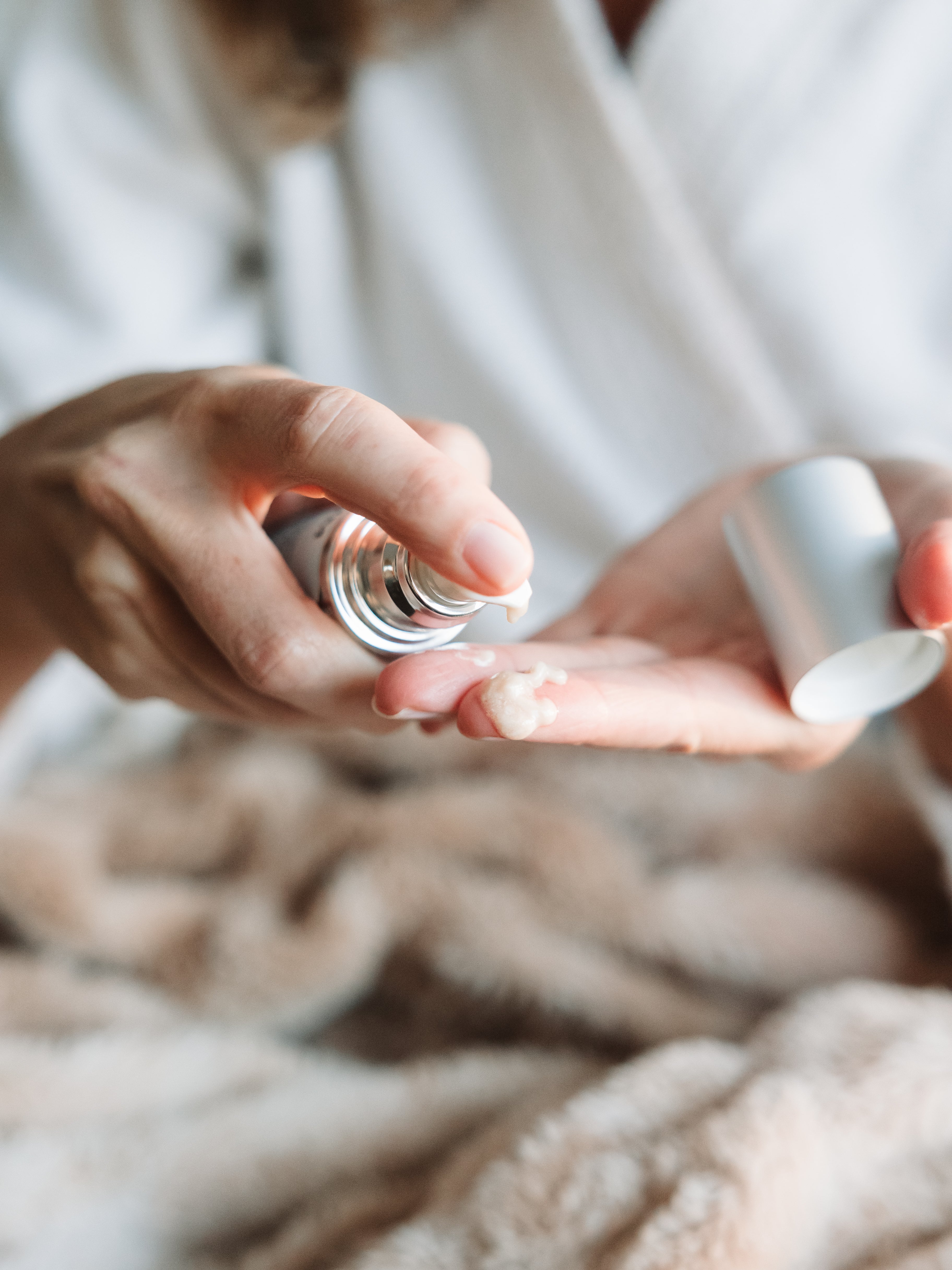 Anti-Aging Face Silk Repair Serum