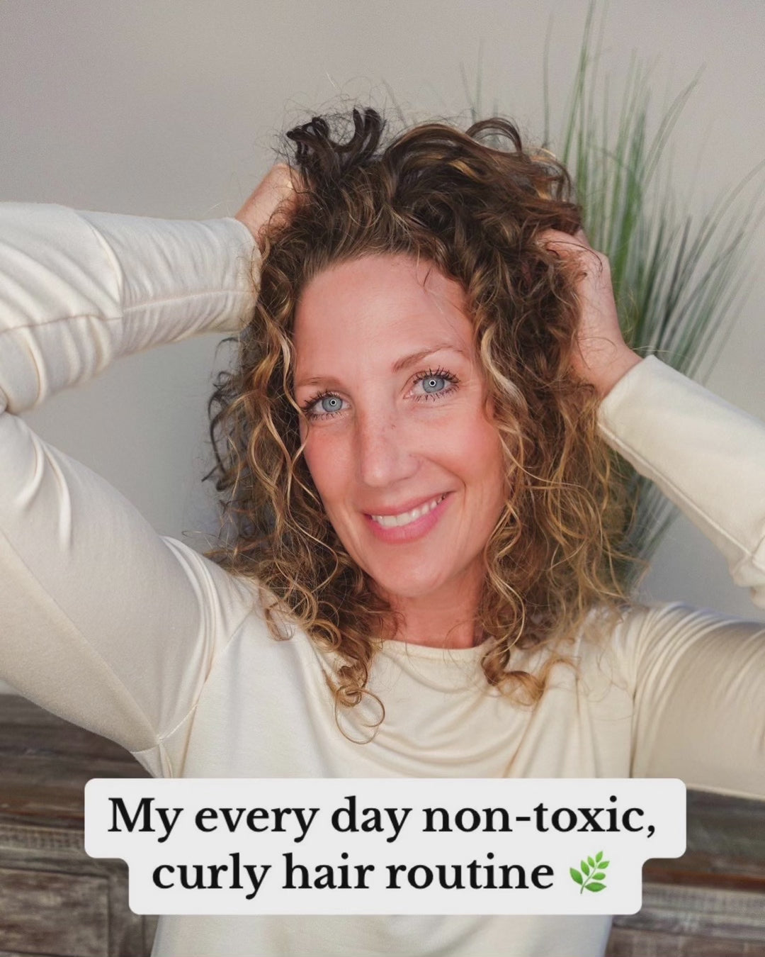 Smoothing Detangler & Curl Refresher